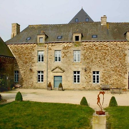 Gite La Passerelle - Manoir Le Plessix Madeuc Corseul Luaran gambar